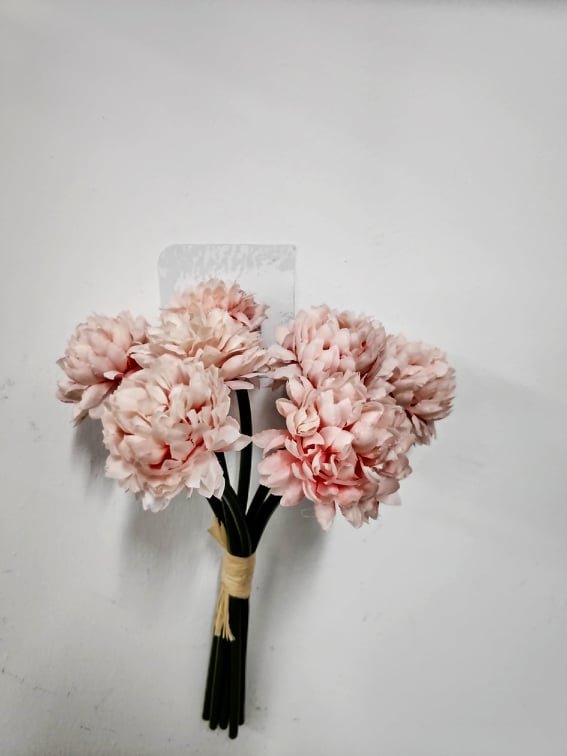 Tied Chrysanthemum Bouquet pink